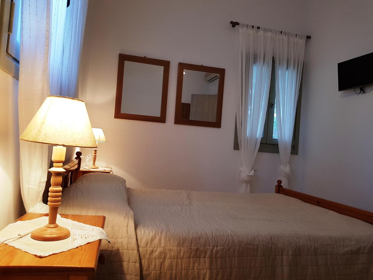 Theo'S Vacation Home Skyros Buitenkant foto