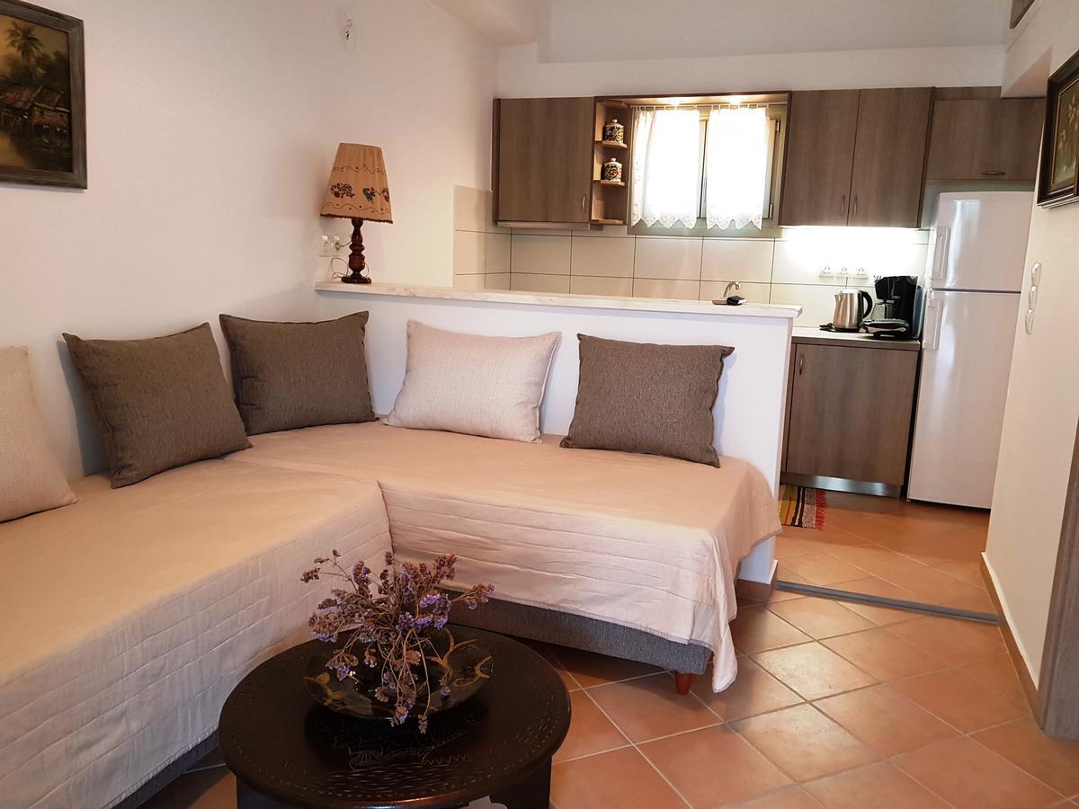 Theo'S Vacation Home Skyros Buitenkant foto